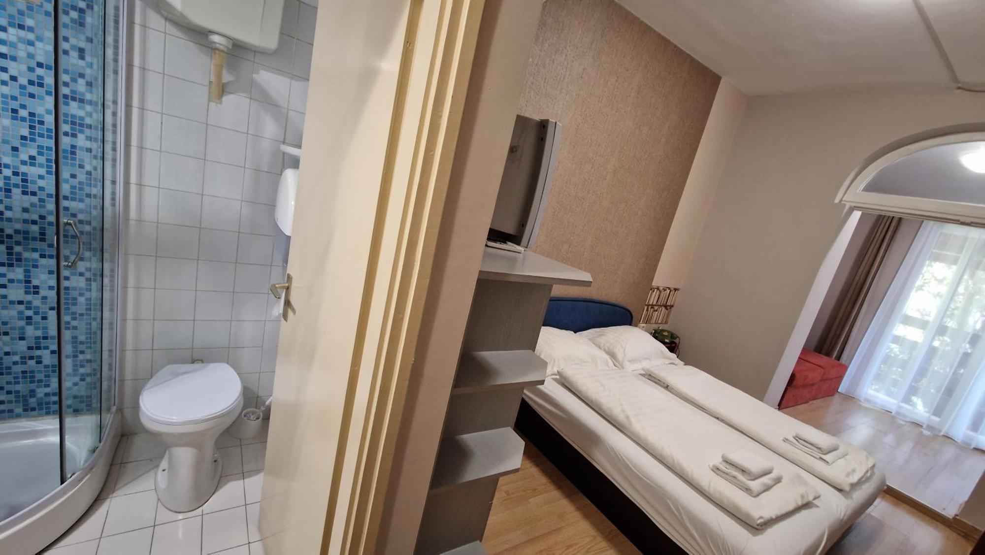 Piknik Wellness Hotel Шіофок Екстер'єр фото