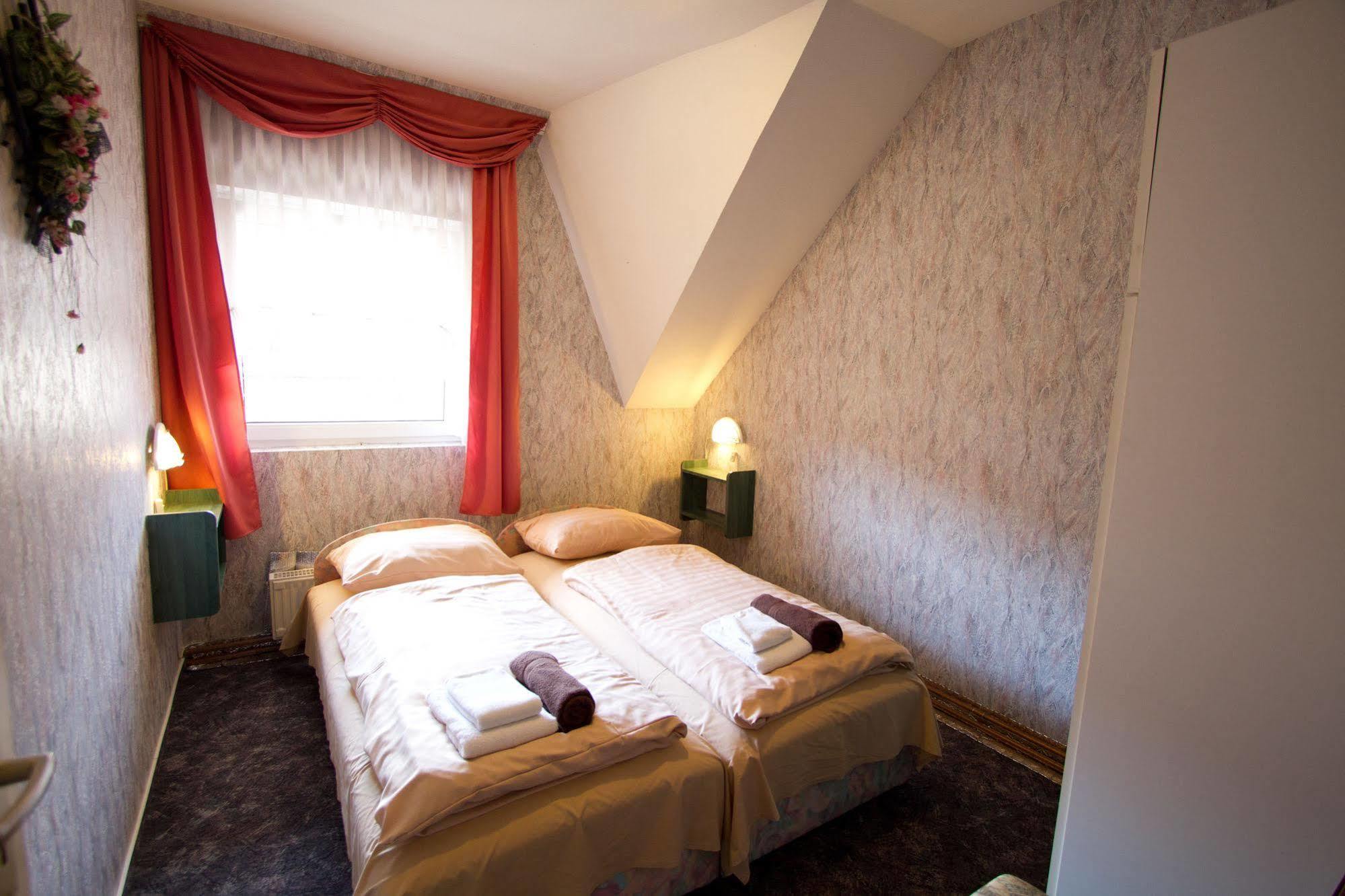 Piknik Wellness Hotel Шіофок Екстер'єр фото