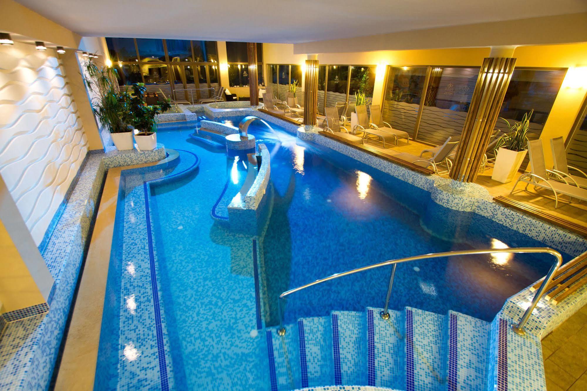 Piknik Wellness Hotel Шіофок Екстер'єр фото