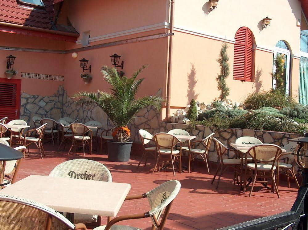 Piknik Wellness Hotel Шіофок Екстер'єр фото