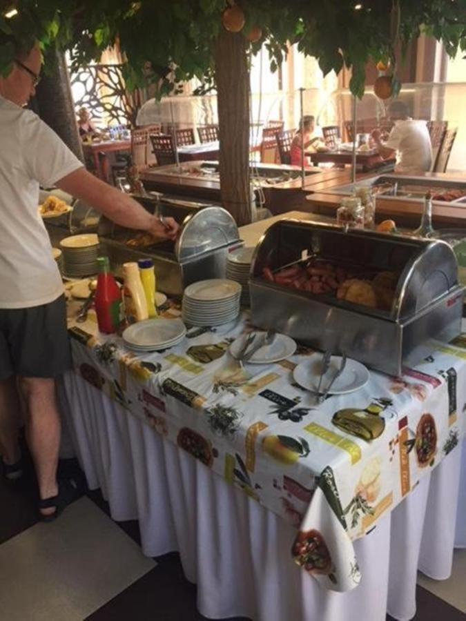 Piknik Wellness Hotel Шіофок Екстер'єр фото